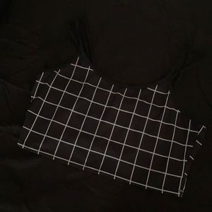 Back square pattern crop top